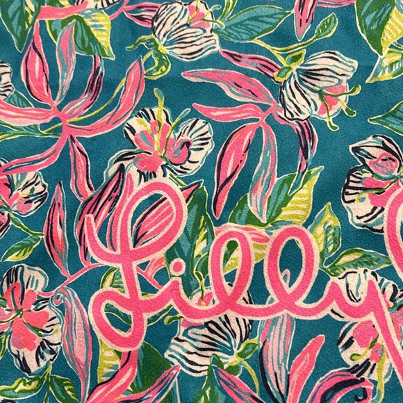 Lilly Pulitzer Towel Set - Picture 2 of 2